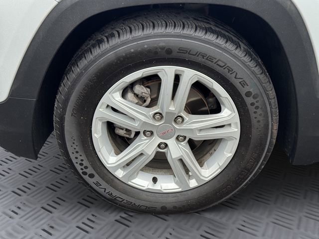 Used 2021 GMC Terrain SLE w/ Driver Convenience Package FWD image 28