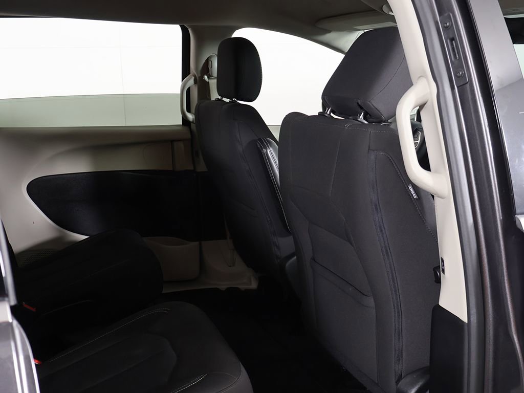 Used 2023 Chrysler Voyager LX image 25
