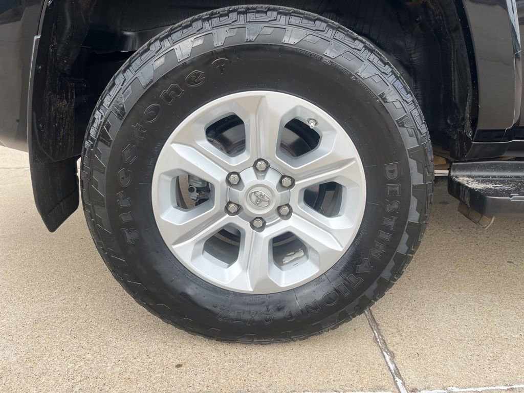 Used 2021 Toyota 4Runner SR5 image 5