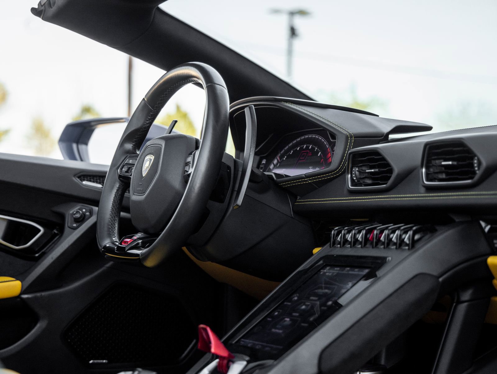 Used 2020 Lamborghini Huracan EVO image 41