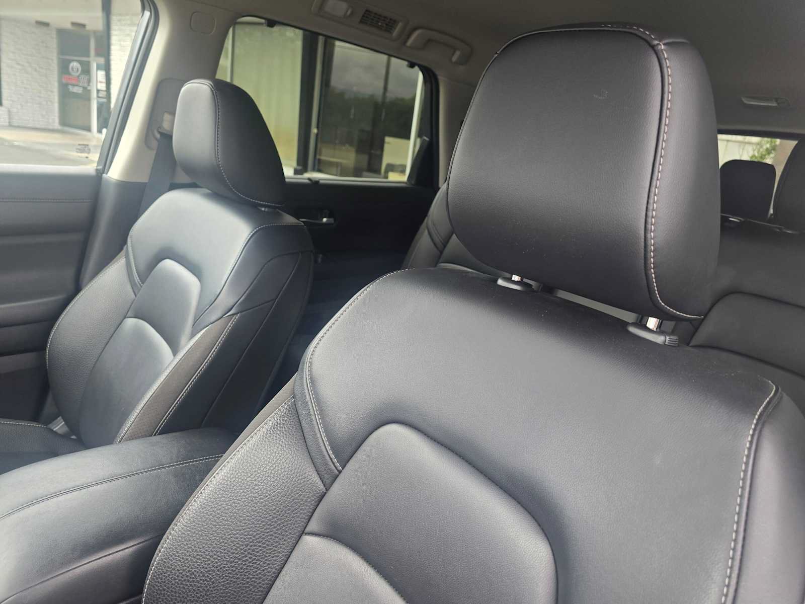 Used 2025 Nissan Pathfinder SL FWD image 24
