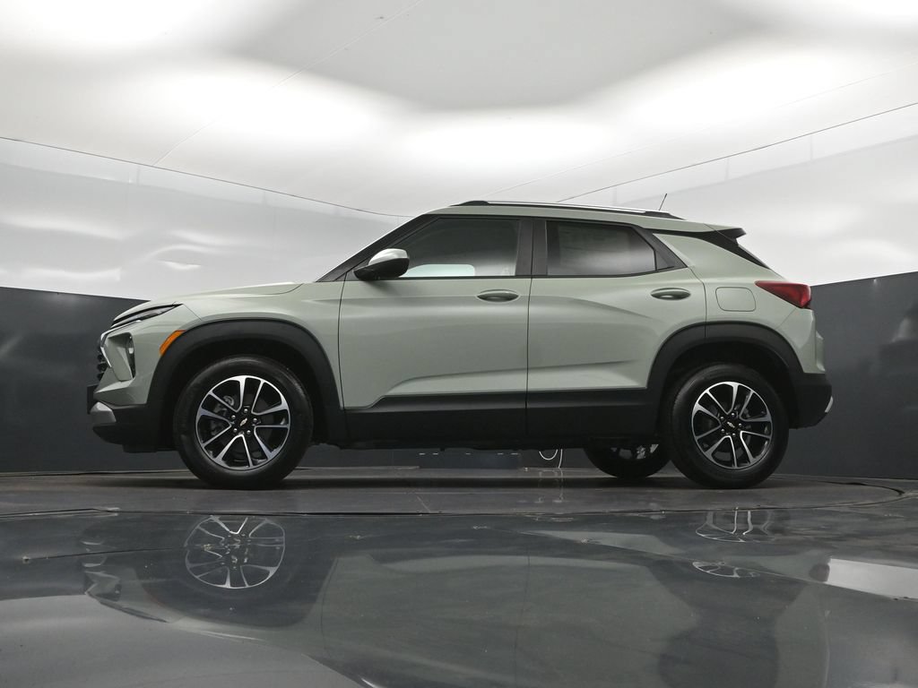 New 2026 Chevrolet TrailBlazer LT w/ Driver Confidence Package FWD image 39