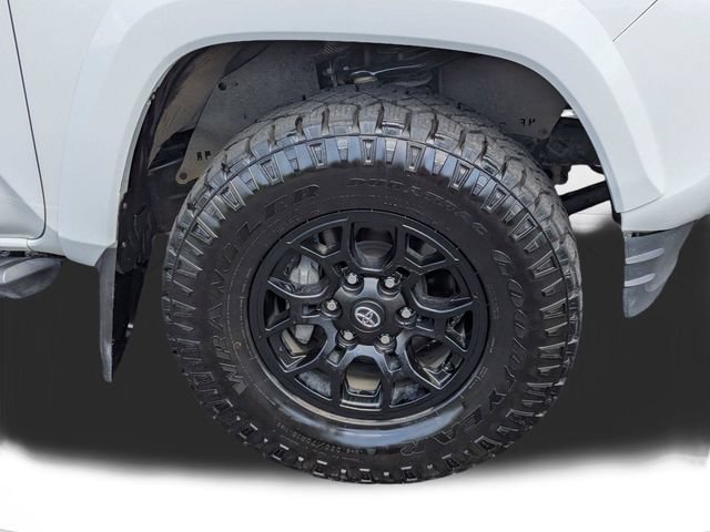 Used 2022 Toyota Tacoma SR5 RWD image 10