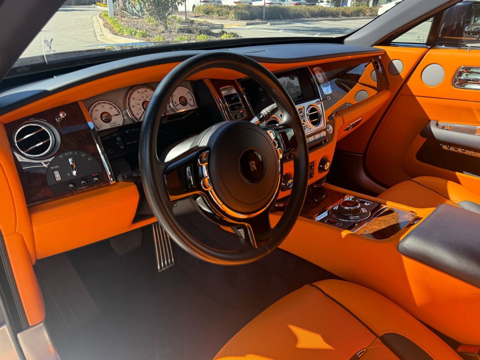 Used 2018 Rolls-Royce Dawn image 35