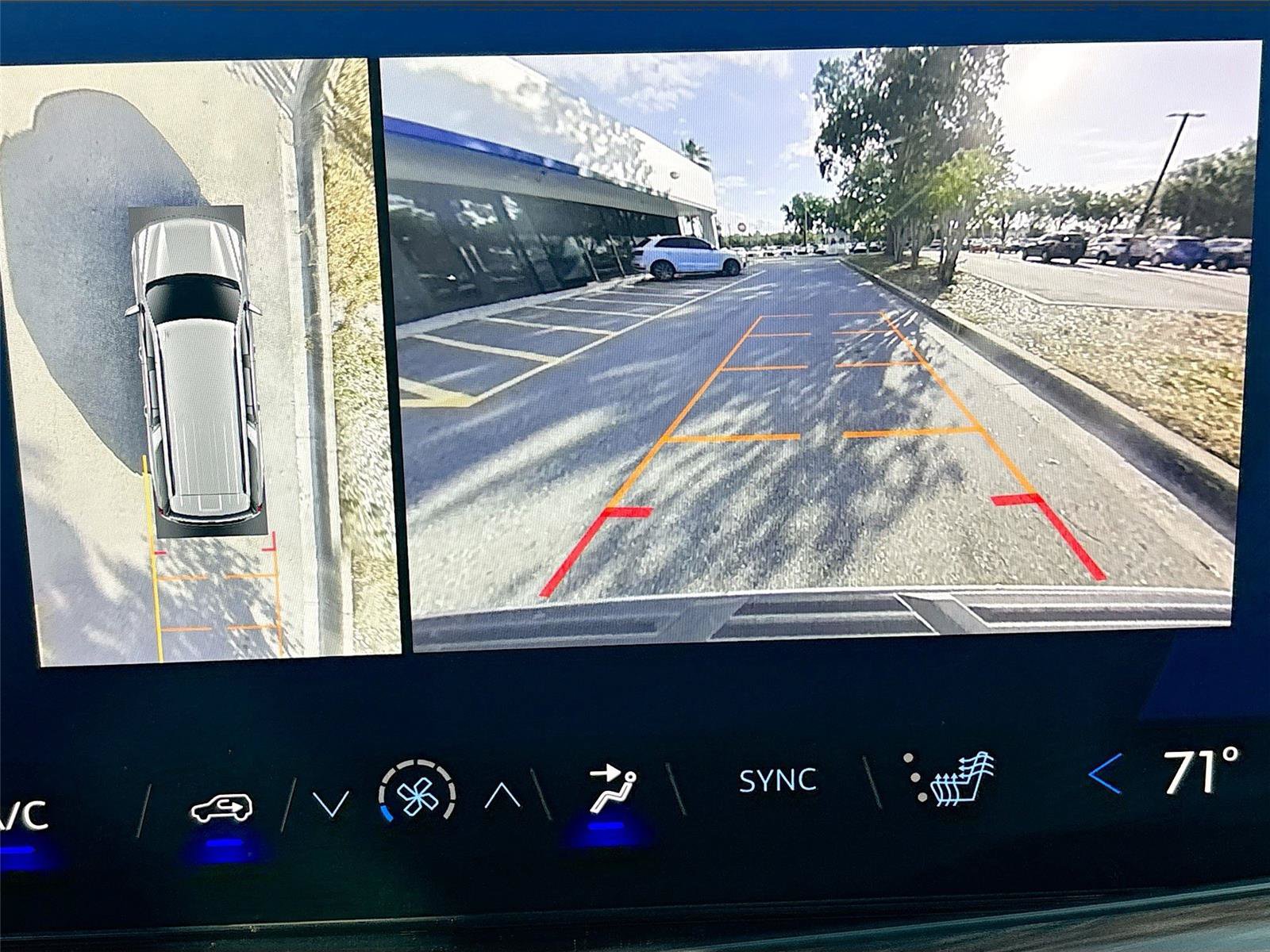 Used 2025 Chevrolet Suburban Z71 AWD/4WD image 14