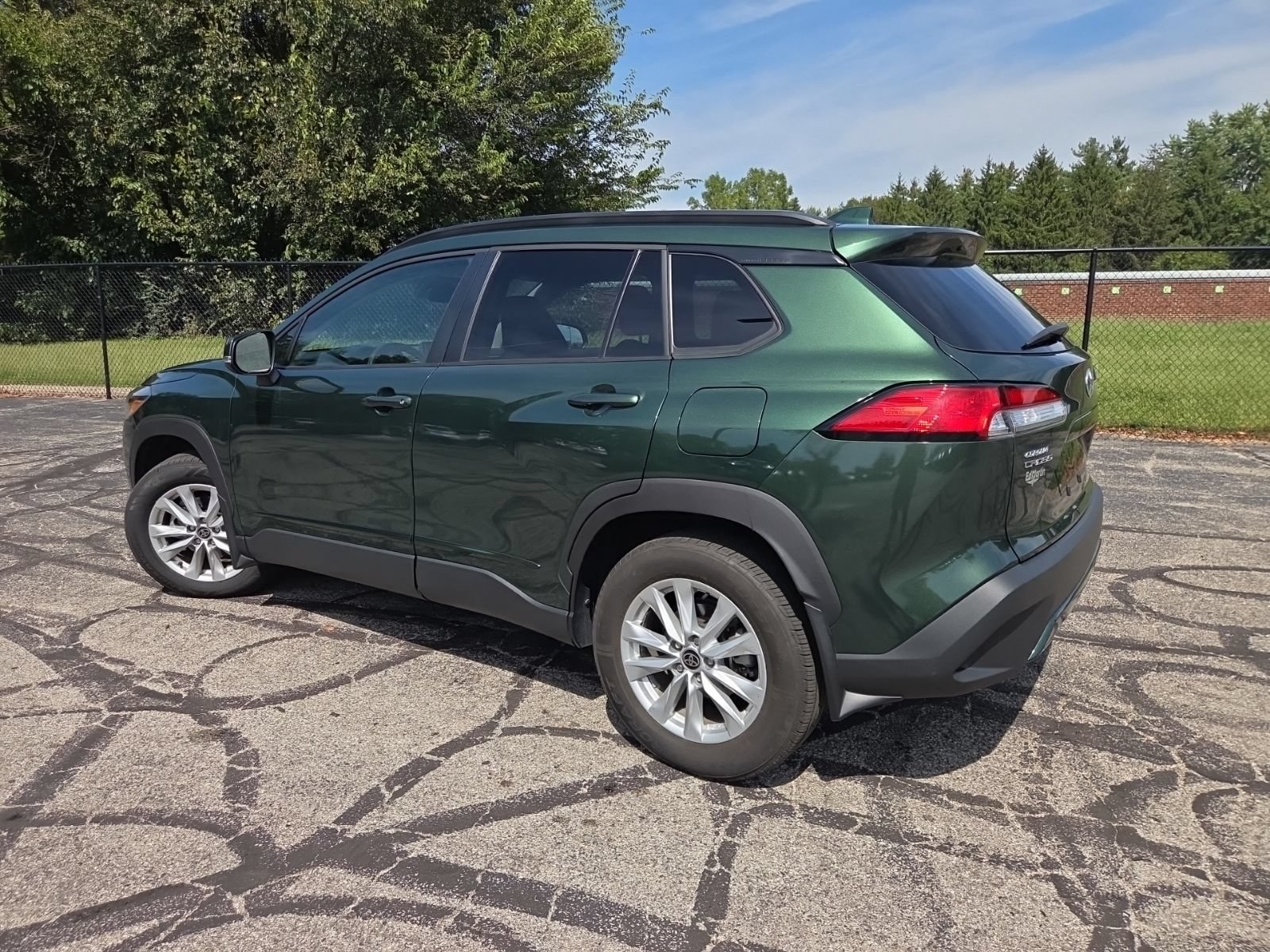 Used 2023 Toyota Corolla Cross LE AWD/4WD image 11