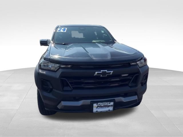 Certified 2024 Chevrolet Colorado Trail Boss w/ Technology Package AWD/4WD image 8