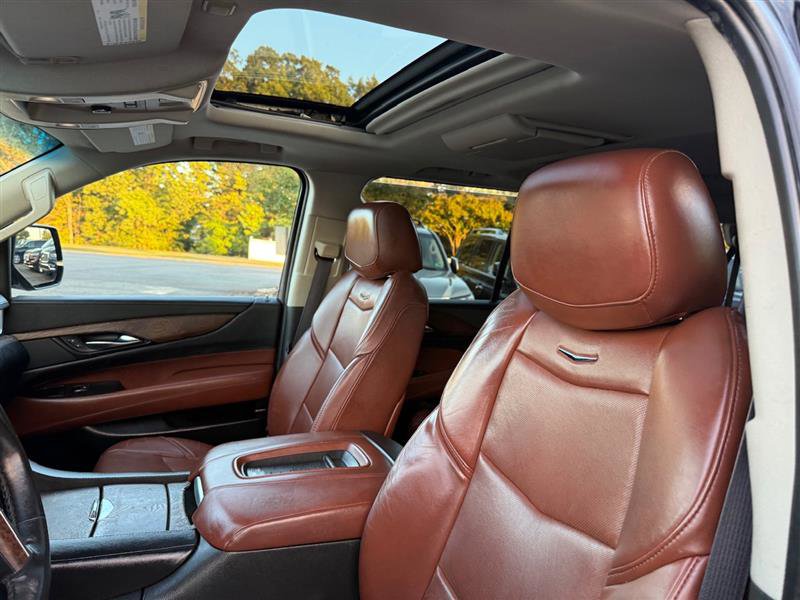 Used 2015 Cadillac Escalade ESV Luxury image 34