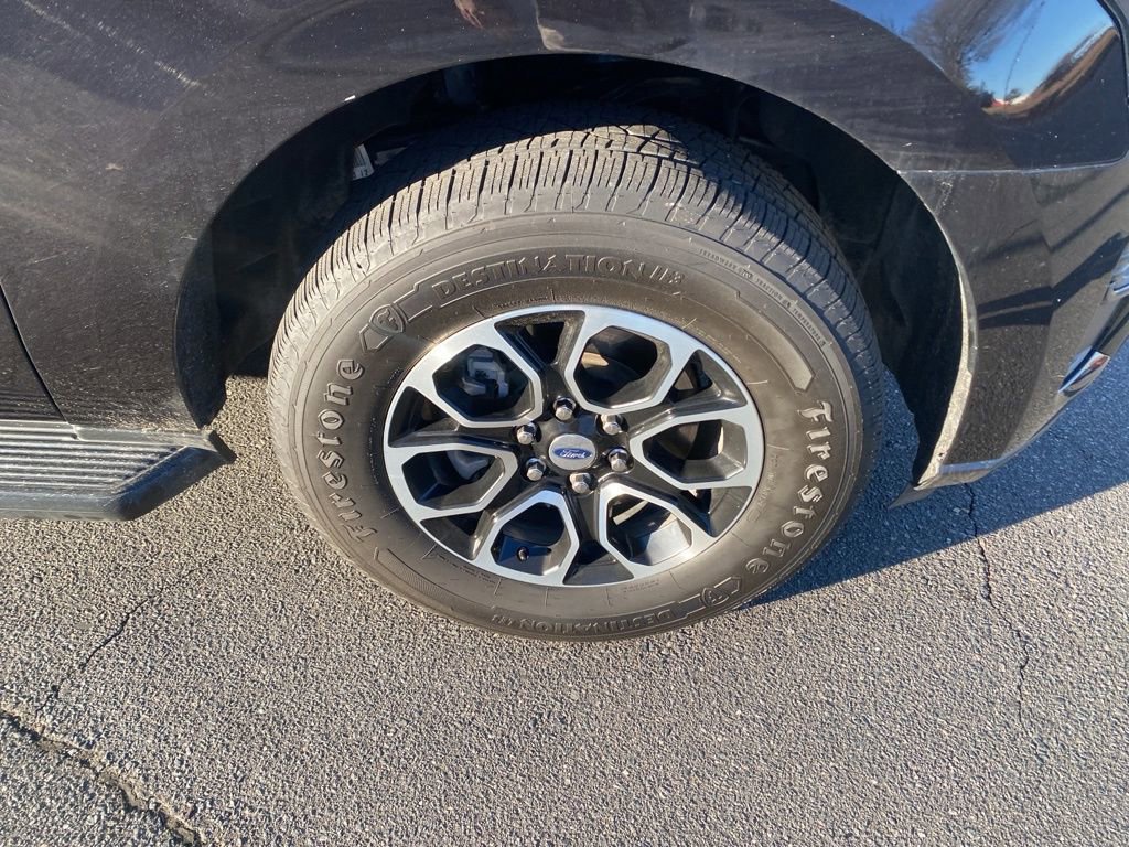 Used 2024 Ford Expedition Max XLT image 9