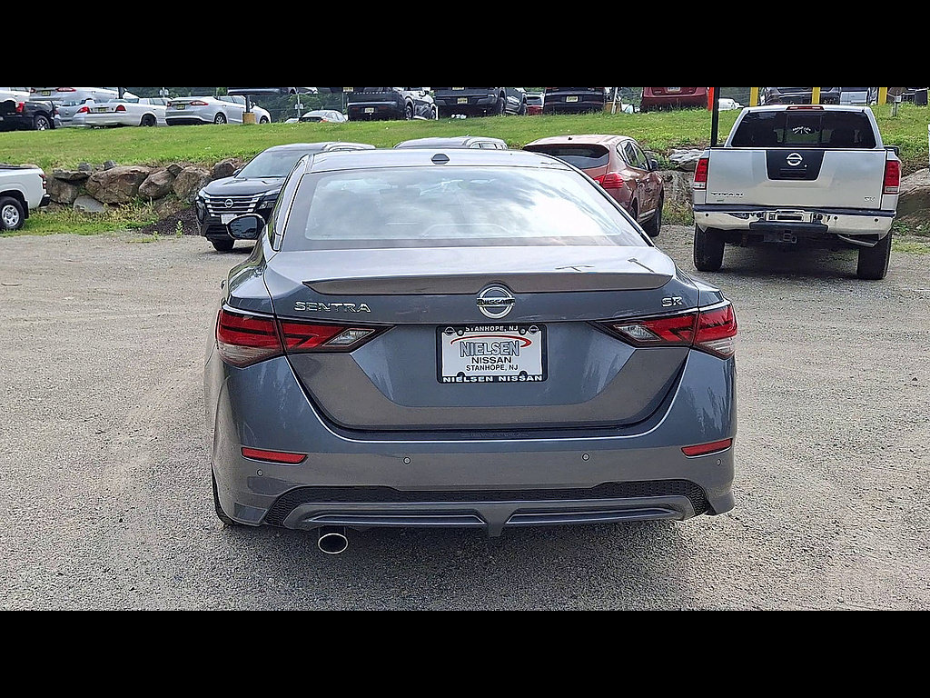 Used 2022 Nissan Sentra SR w/ Electronics Package FWD image 7