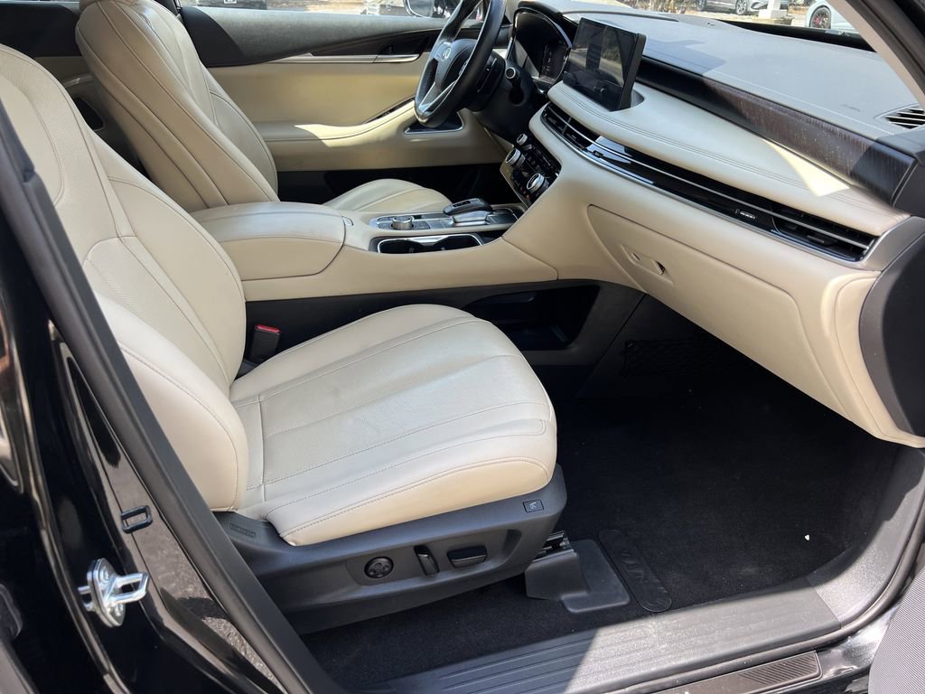 Used 2023 INFINITI QX60 Sensory w/ Vision Package FWD image 11