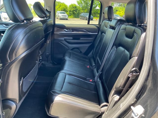 Used 2023 Jeep Grand Cherokee Limited AWD/4WD image 18