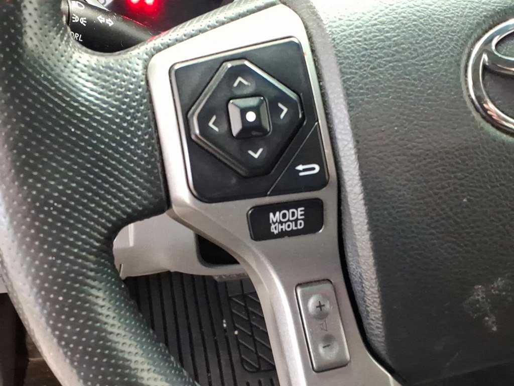 Used 2015 Toyota Tacoma 4x4 Access Cab V6 w/ TRD Sport Package image 11