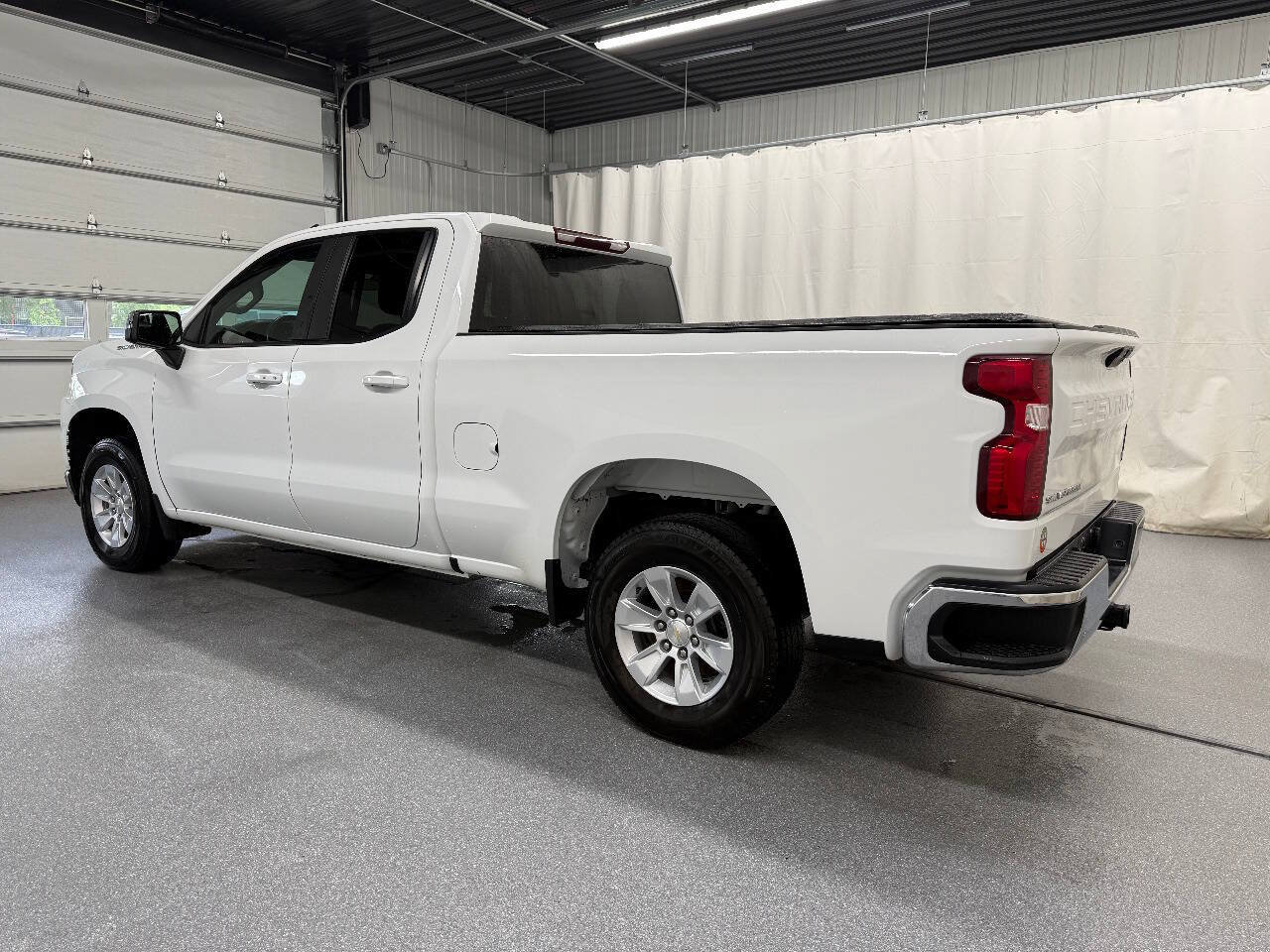 Used 2021 Chevrolet Silverado 1500 LT AWD/4WD image 4