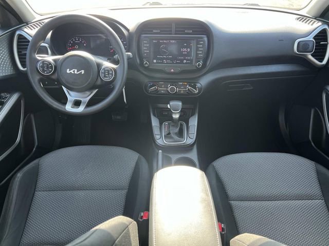 Used 2022 Kia Soul LX FWD image 13