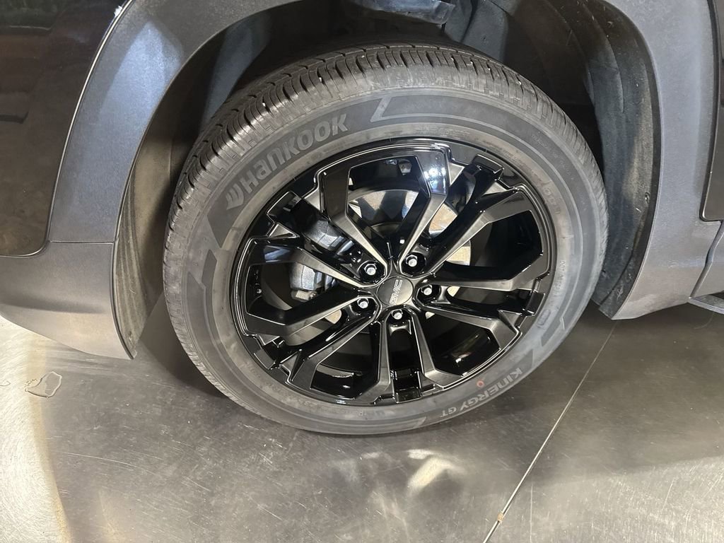 Used 2021 GMC Terrain SLE w/ Elevation Edition image 10