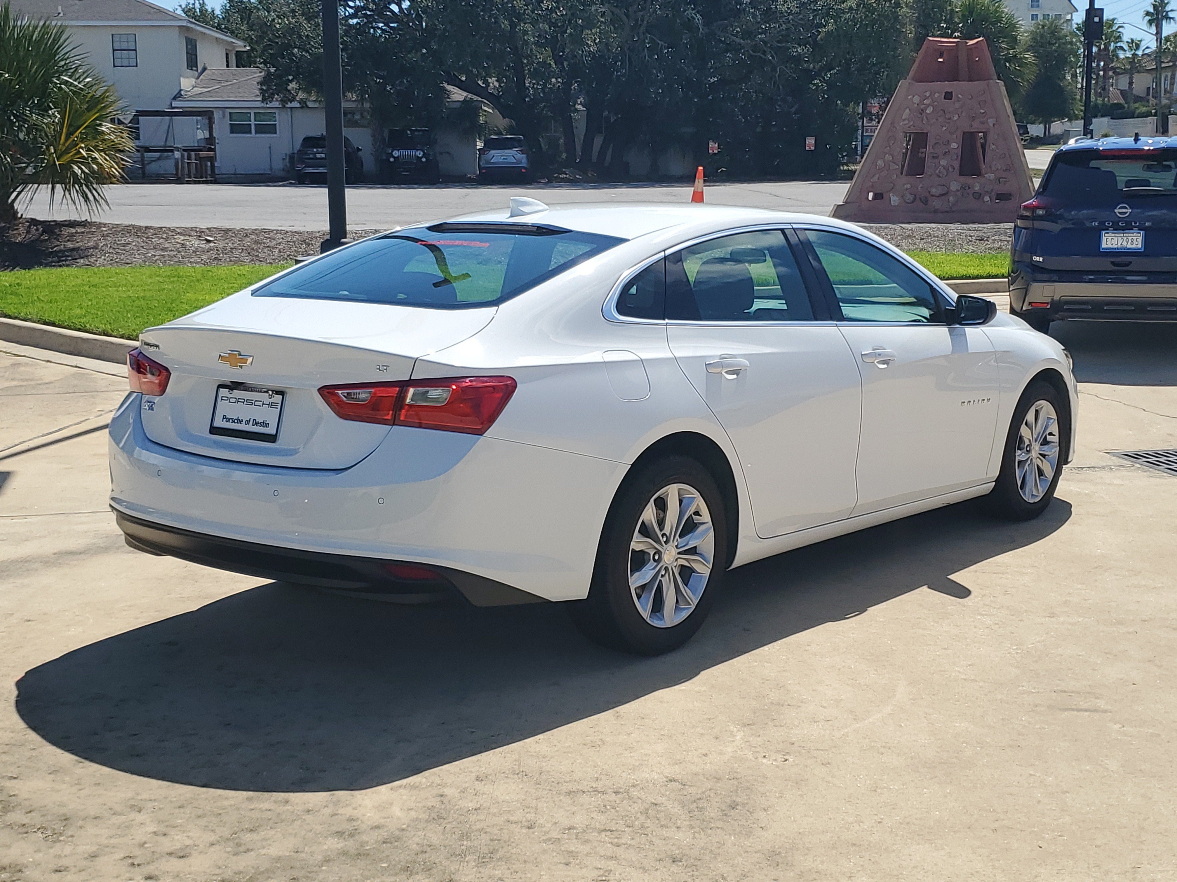 Used 2025 Chevrolet Malibu LT FWD image 7