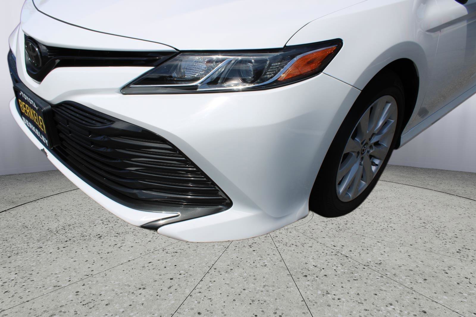 Used 2018 Toyota Camry LE FWD image 9