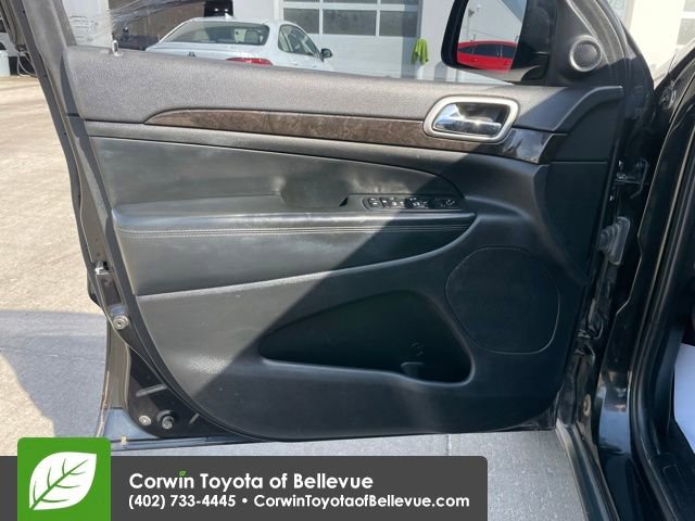 Used 2013 Jeep Grand Cherokee Laredo w/ Laredo E Group image 18