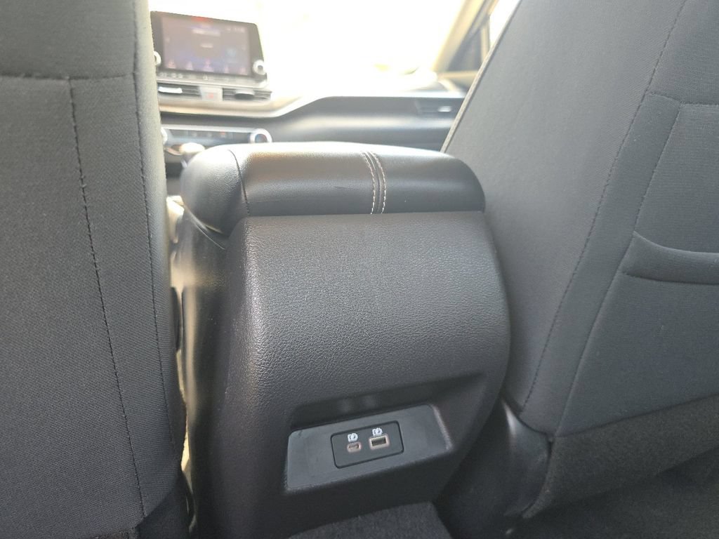 Used 2025 Nissan Altima 2.5 SV FWD image 21