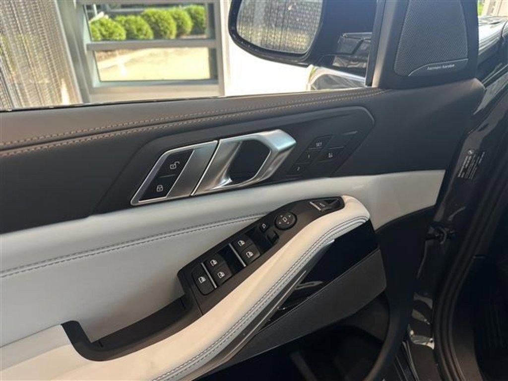 New 2026 BMW X5 xDrive40i w/ M Sport Package image 11