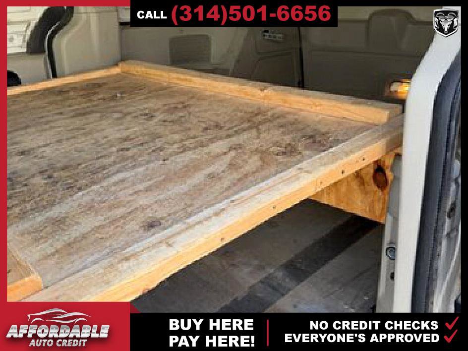 Used 2014 RAM C/V Tradesman image 11