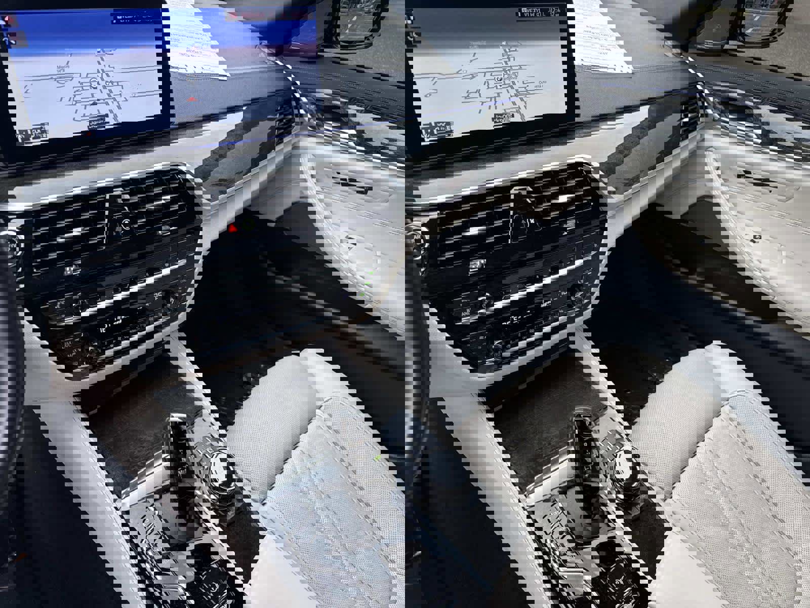 Used 2021 BMW M550i xDrive w/ Executive Package image 24