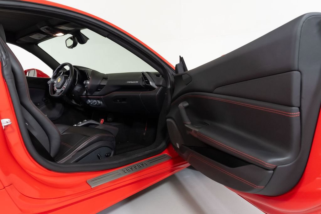 Used 2017 Ferrari 488 GTB RWD image 32
