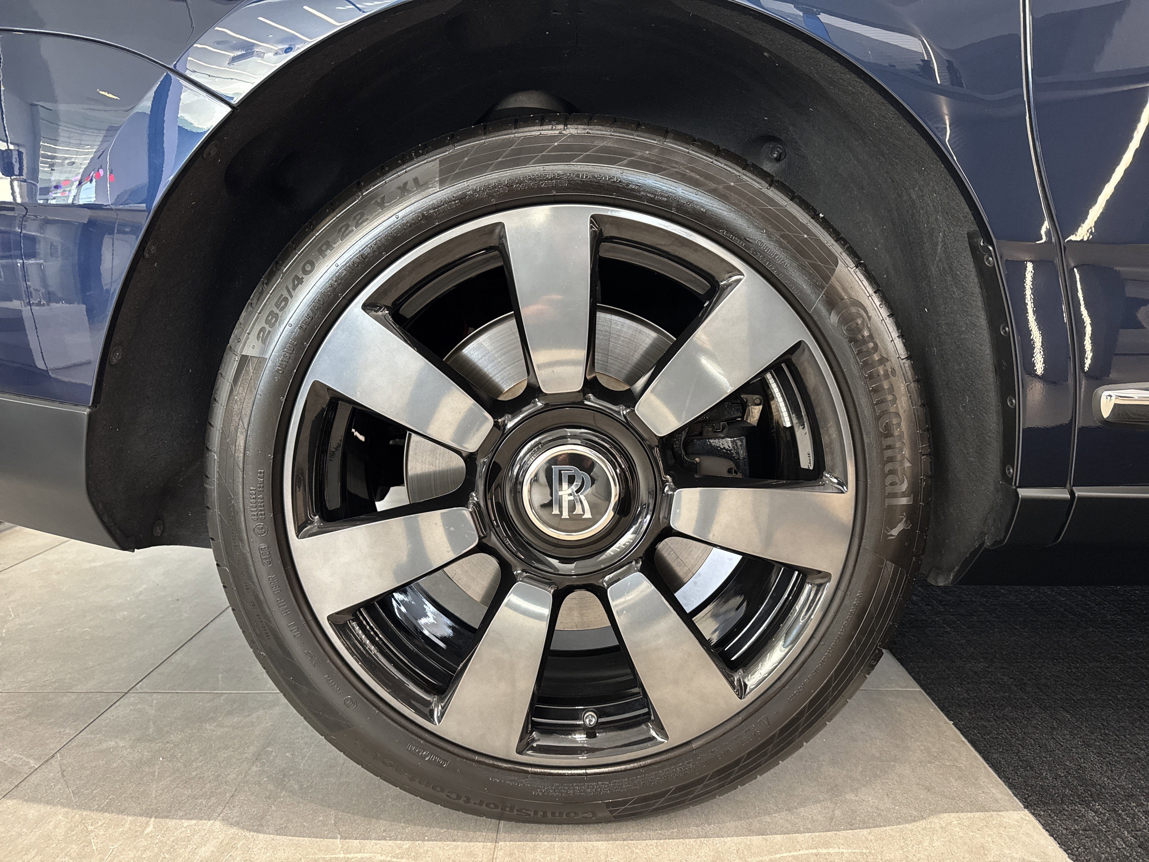 Certified 2024 Rolls-Royce Cullinan image 30