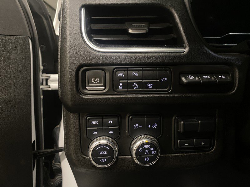 Used 2022 GMC Yukon AT4 w/ AT4 Premium Plus Package AWD/4WD image 29
