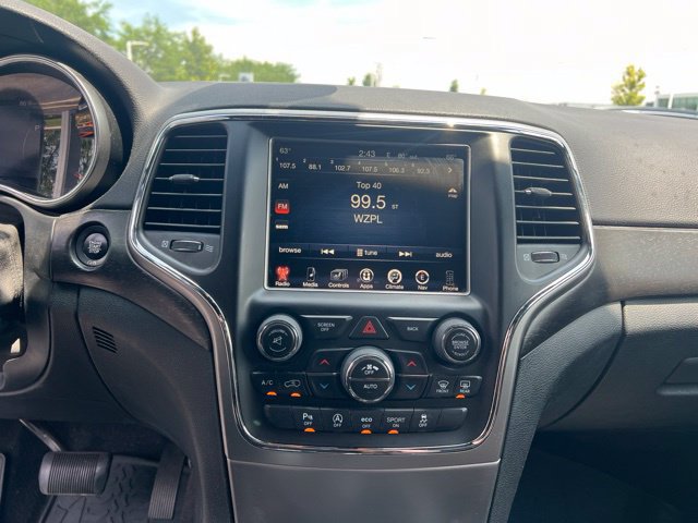 Used 2017 Jeep Grand Cherokee Altitude AWD/4WD image 16