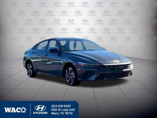 Used 2025 Hyundai Elantra Sport image 13