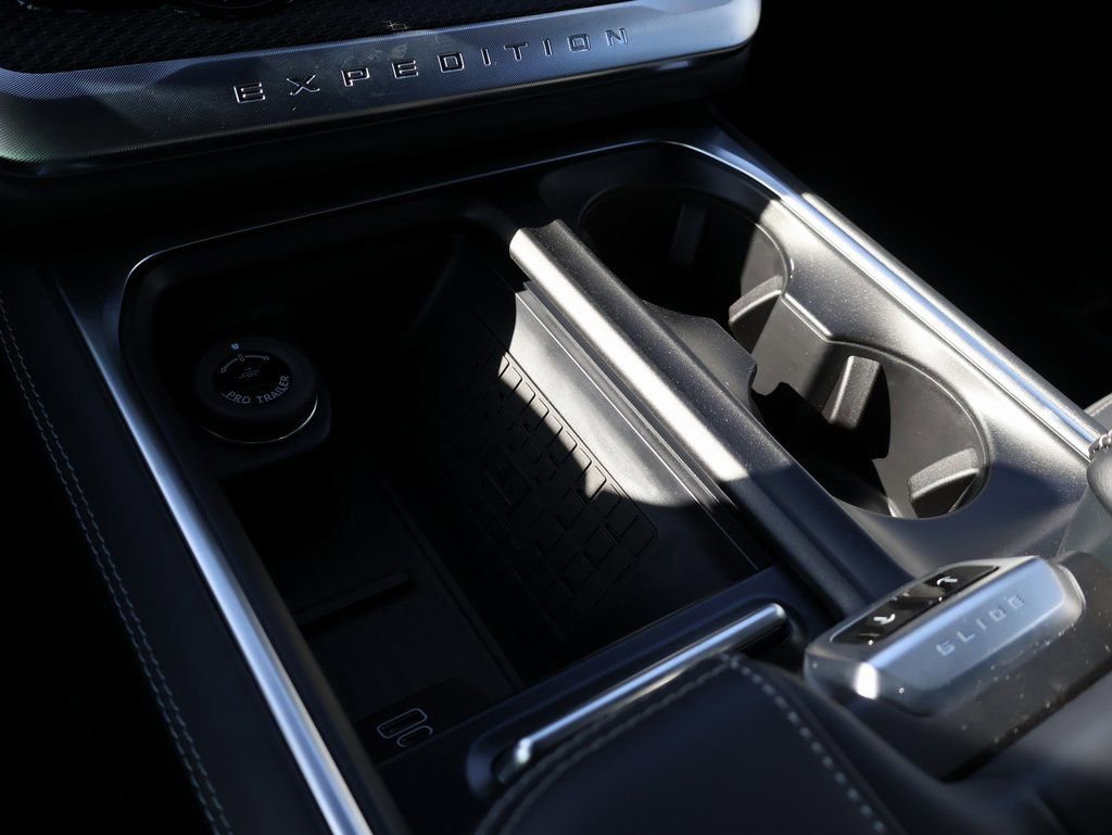 New 2025 Ford Expedition Platinum w/ Stealth Performance Package image 42