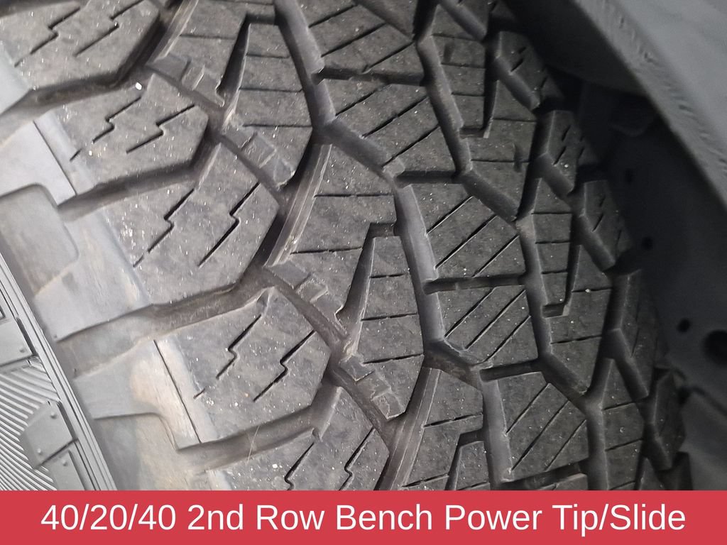 Used 2024 Jeep Wagoneer Series II w/ Flexible Seating Group RWD image 12