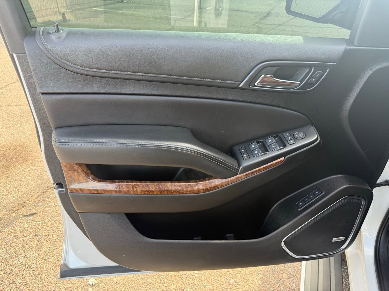 Used 2020 Chevrolet Tahoe Premier w/ Premier Plus Edition RWD image 16