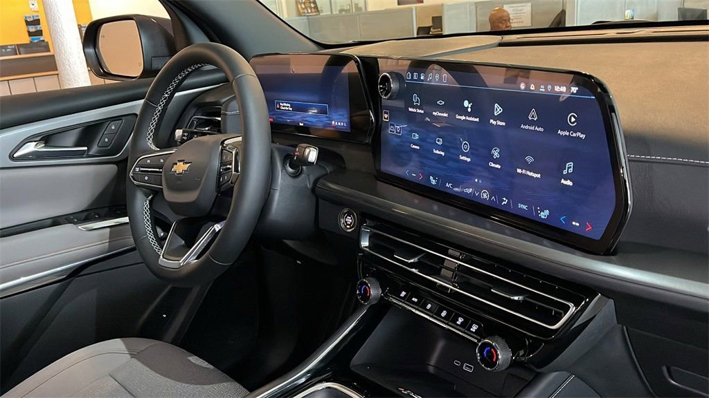 New 2026 Chevrolet Traverse LT w/ Sun and Wheel Package image 10