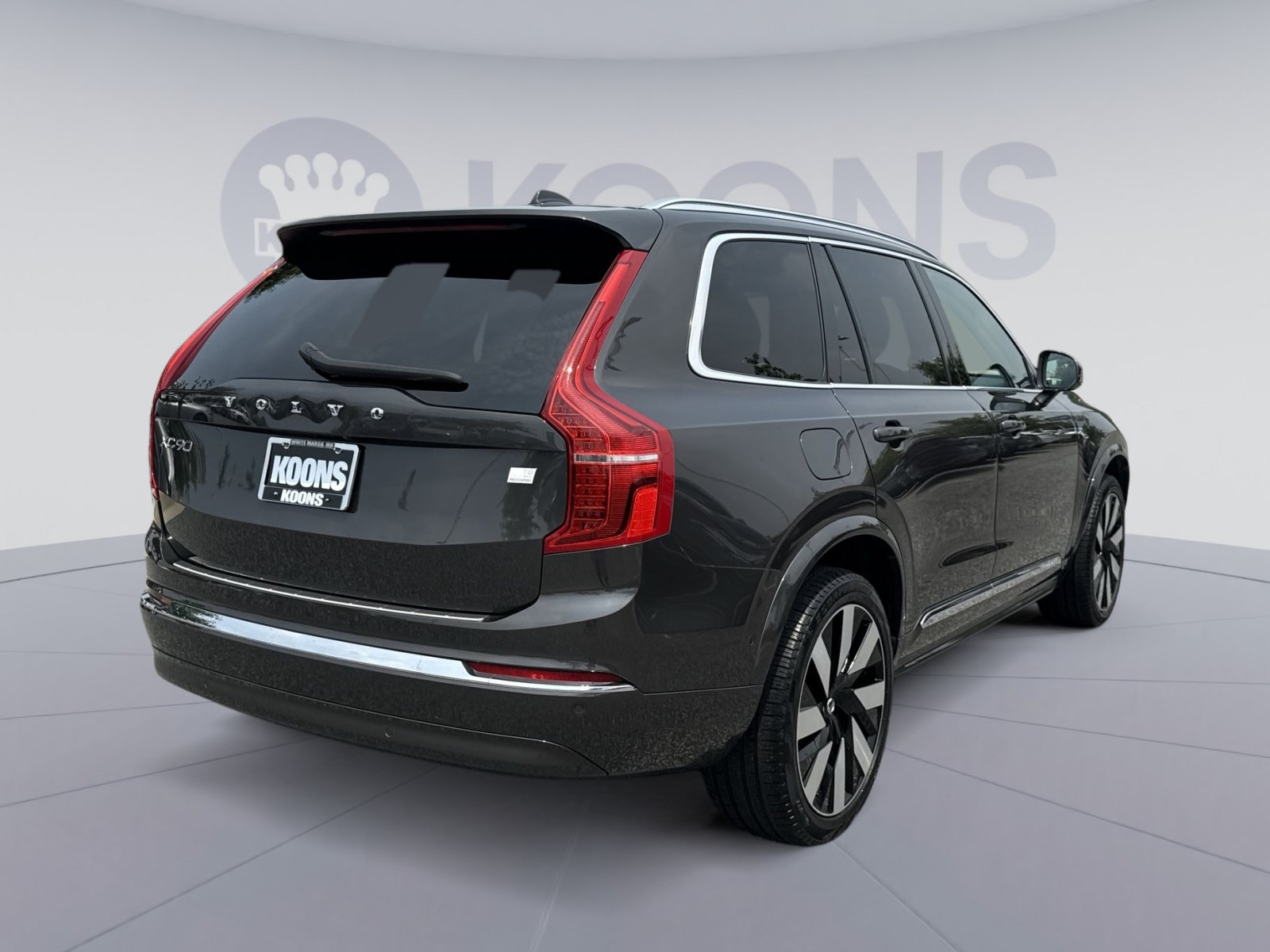 Used 2024 Volvo XC90 T8 Plus w/ Protection Package Premier AWD/4WD image 7