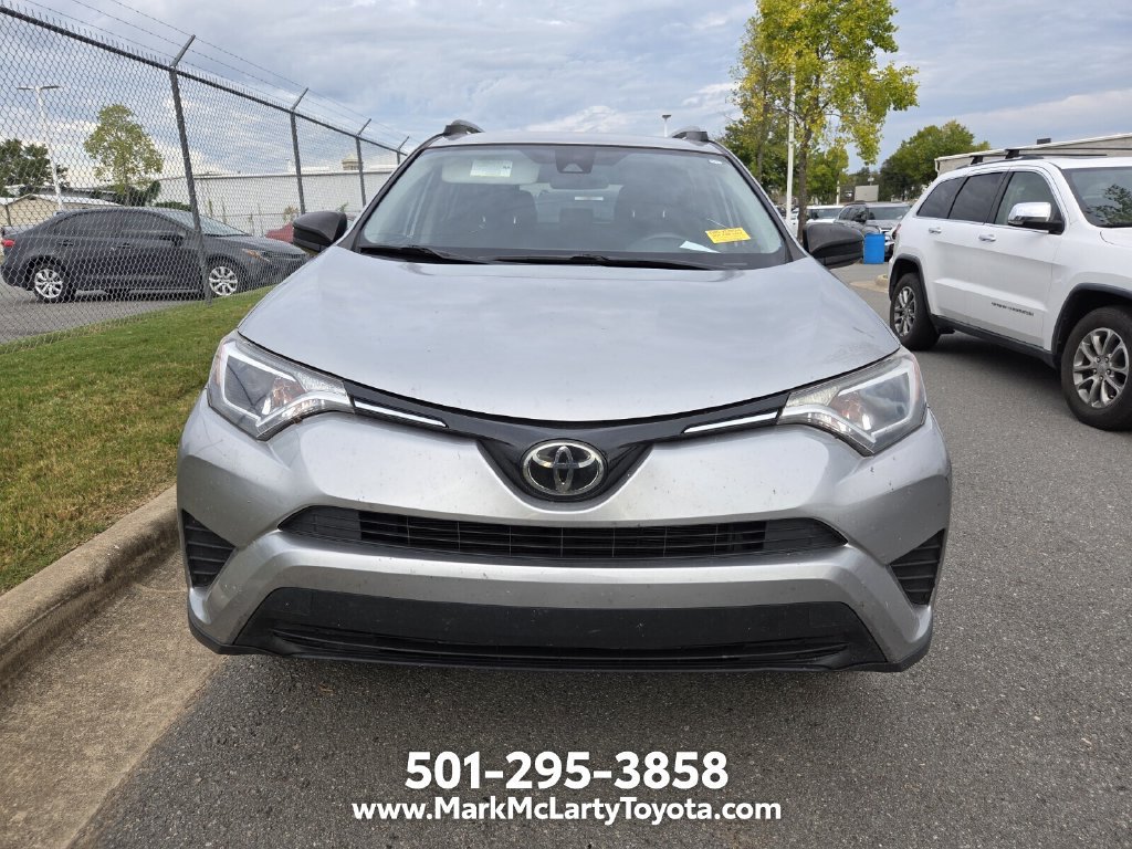 Used 2018 Toyota RAV4 LE FWD image 2