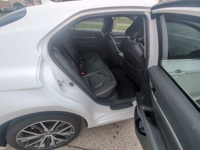 Used 2023 Toyota Camry XLE FWD image 4