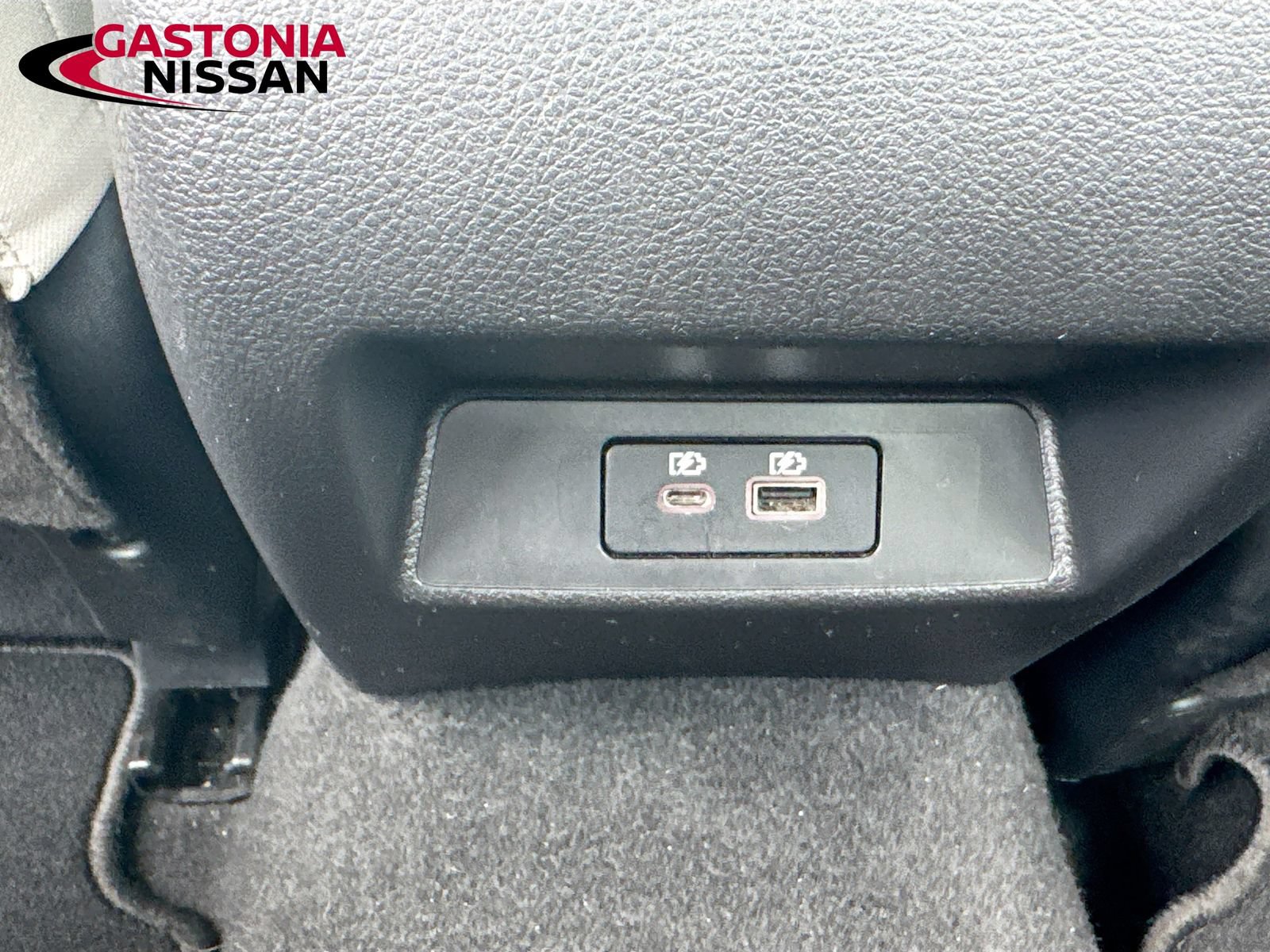 Used 2025 Nissan Altima 2.5 SV FWD image 32