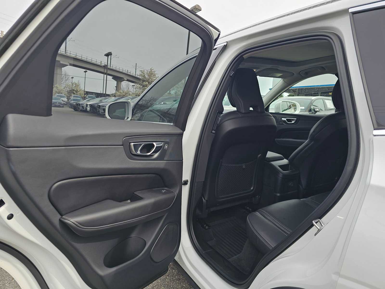 Certified 2023 Volvo XC60 T8 Ultimate image 19