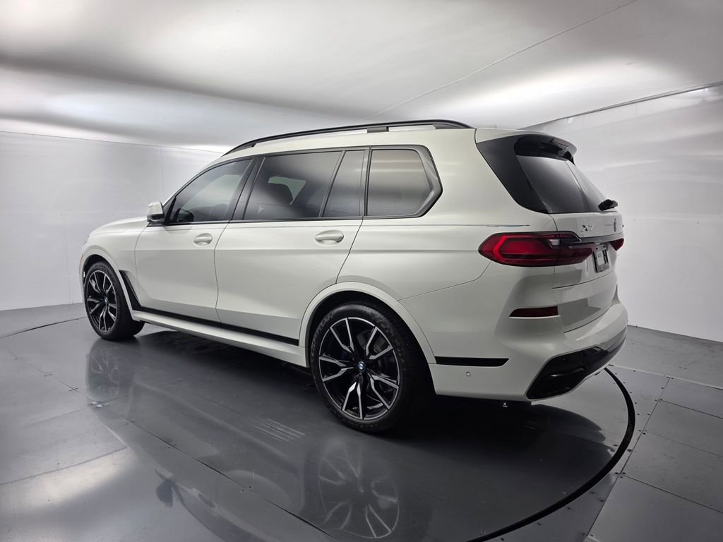 Used 2022 BMW X7 xDrive40i w/ M Sport Package AWD/4WD image 6