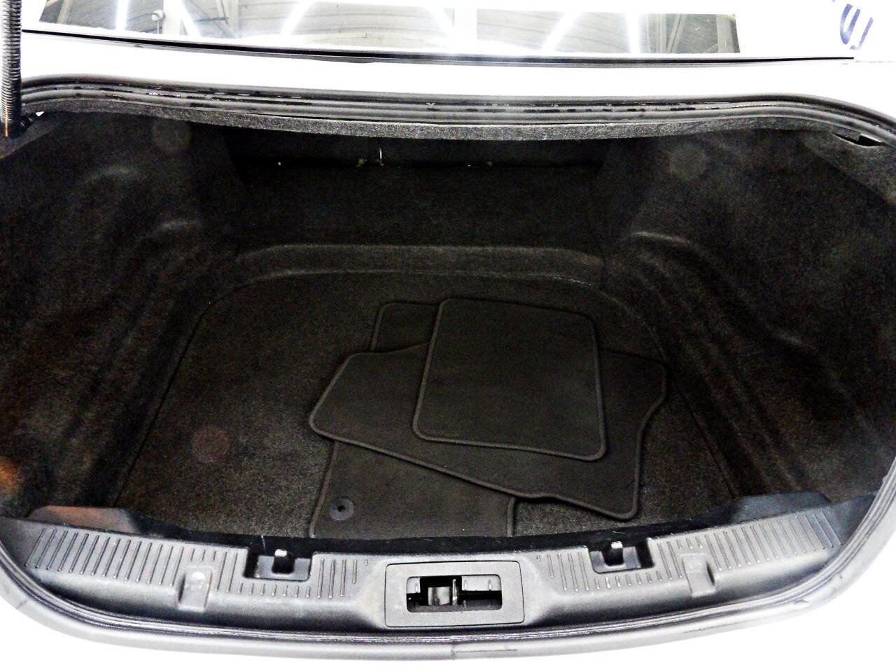 Used 2016 Ford Taurus SEL w/ Equipment Group 201A image 13