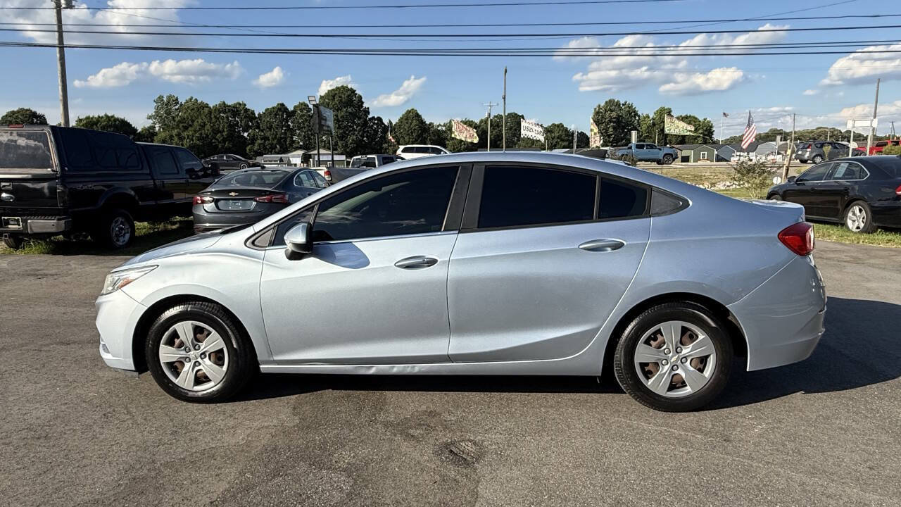 Used 2017 Chevrolet Cruze LS FWD image 4