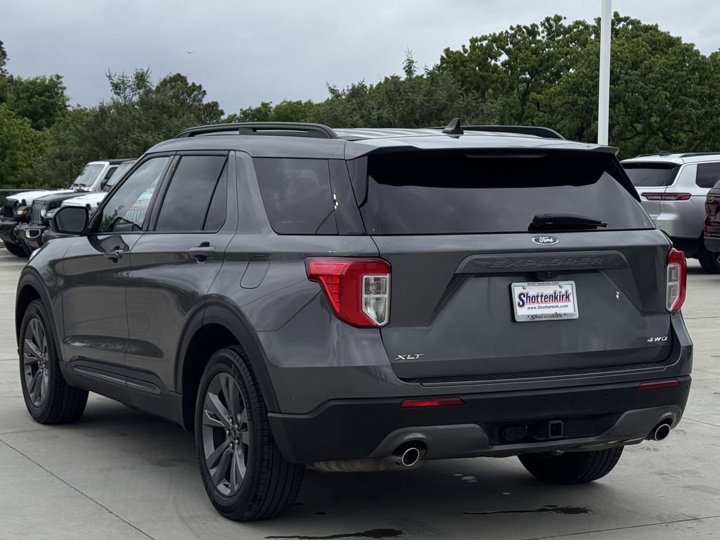 Used 2023 Ford Explorer XLT w/ Equipment Group 202A image 7