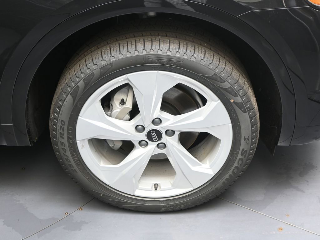 Certified 2025 Audi Q5 2.0T Premium Plus w/ Premium Plus Package image 9