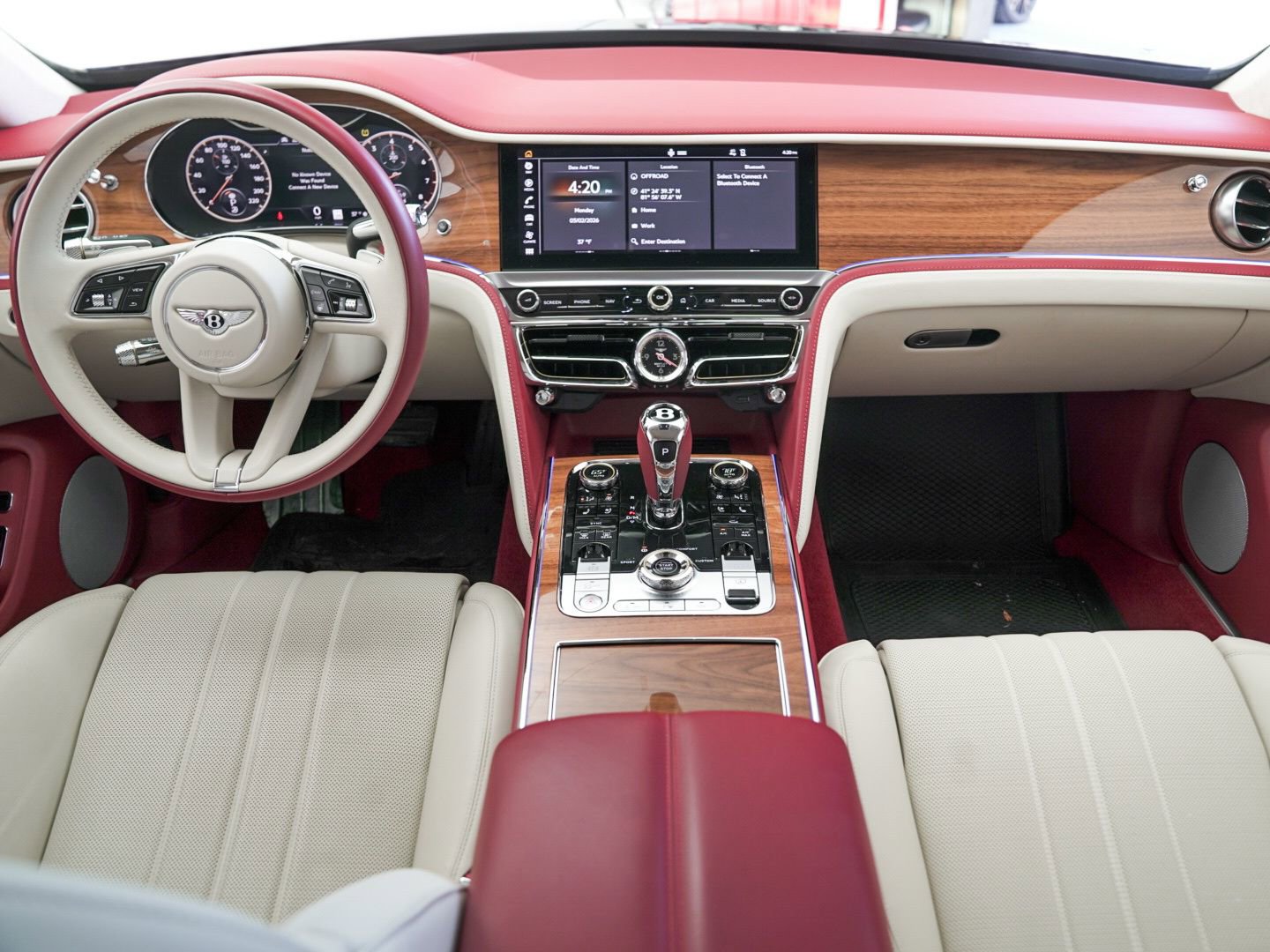 Used 2023 Bentley Flying Spur V8 image 18