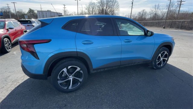 New 2026 Chevrolet Trax RS image 2