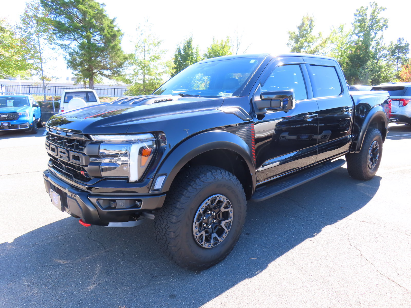 Certified 2025 Ford F150 Raptor w/ Equipment Group 803A Raptor R AWD/4WD image 3