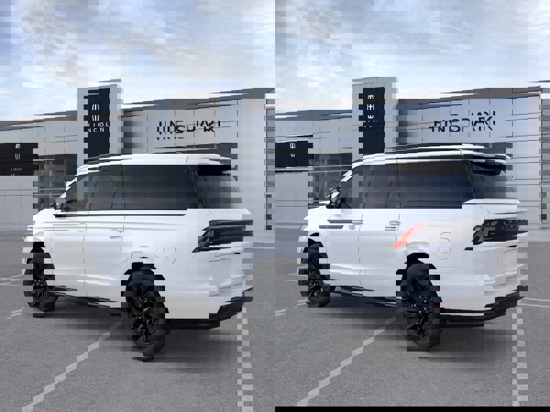 New 2026 Lincoln Navigator L Reserve AWD/4WD image 4